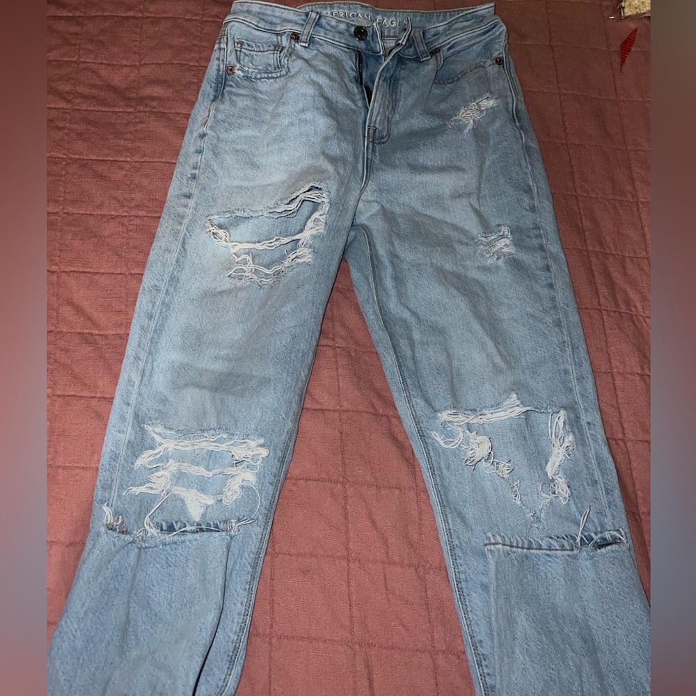 Ripped American Eagle mom jean